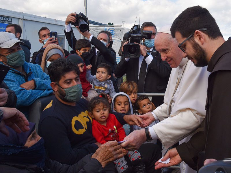 Pope Francis Visits Lesvos, Calls for Migrant Protection