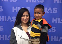 HIAS reúne a una asilada salvadoreña con su hijo de 3 años