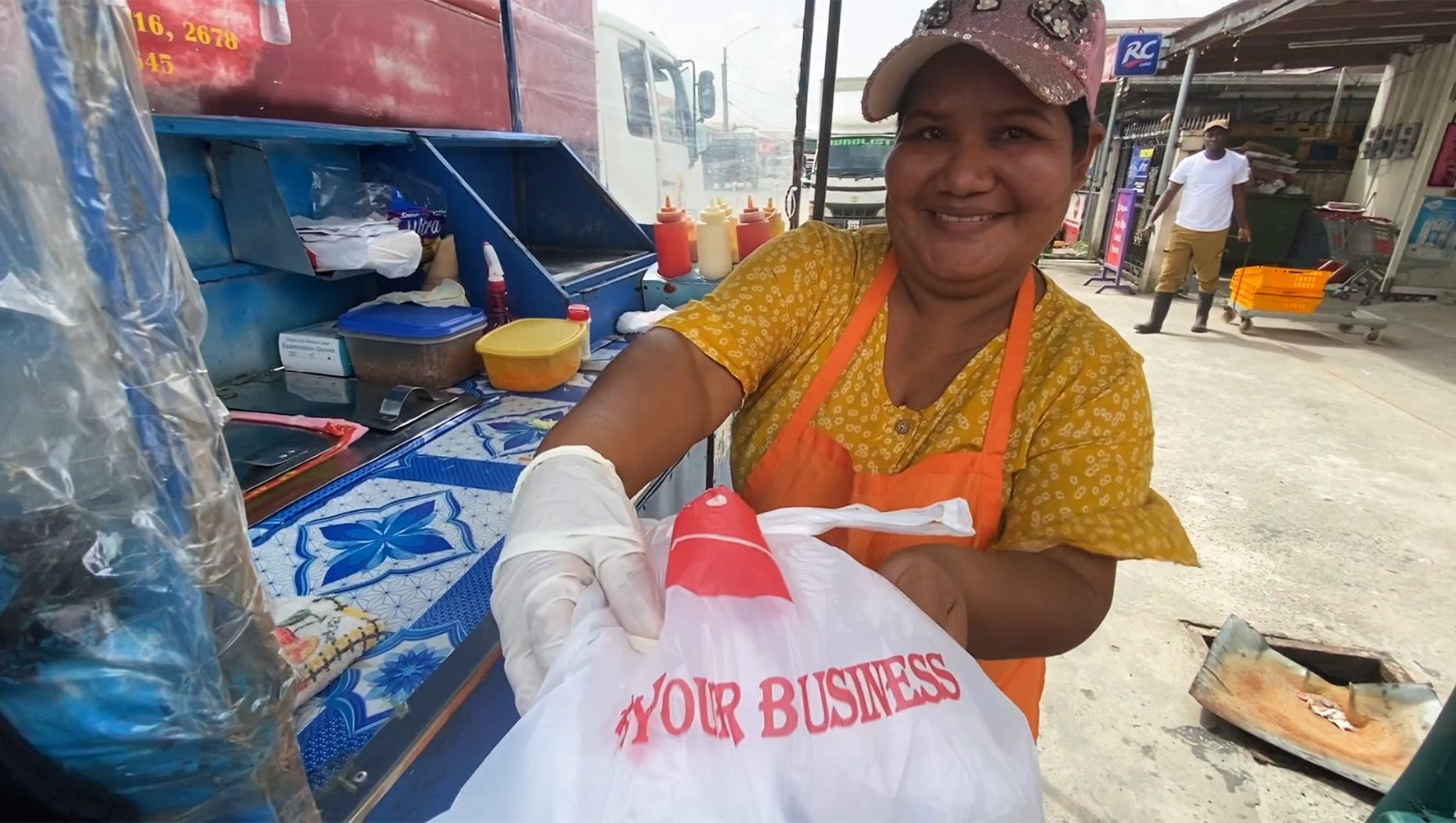 Un carrito de perritos calientes ofrece un nuevo comienzo