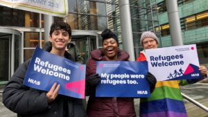 HIAS supporters gather outside a courthouse in Seattle to celebrate the court ruling that blocked the Trump administration’s executive order suspending the U.S. Refugee Admissions Program (USRAP). The decision came in the lawsuit Pacito vs. Trump, in which HIAS was a plaintiff, alongside several other resettlement agencies and individuals directly impacted by the suspension. February 25, 2025 (Zhanna Veyts/HIAS).