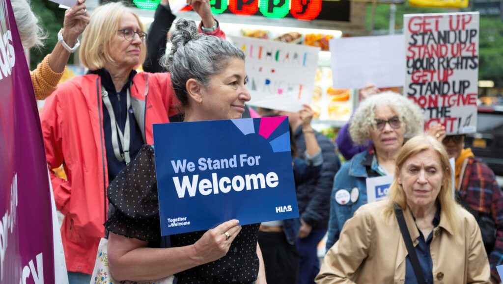 HIAS and local New York City partners host a vigil to reclaim our commitment to welcoming immigrants, refugees, and asylum seekers to the United States on June 16, 2025 (Lindsay Kagalis/HIAS).