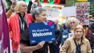 HIAS and local New York City partners host a vigil to reclaim our commitment to welcoming immigrants, refugees, and asylum seekers to the United States on June 16, 2025 (Lindsay Kagalis/HIAS).