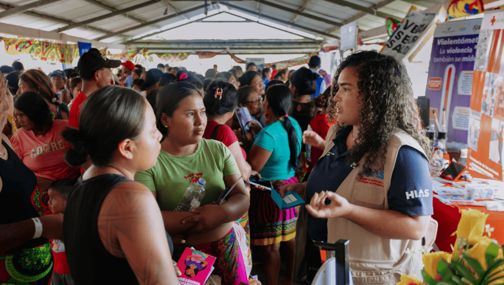 In partnership with AECID and the Red Cross, HIAS Panama staff host a multi-services fair in Puerto Lara for local indigenous community members in February 2026 (Lindsay Kagalis/HIAS).