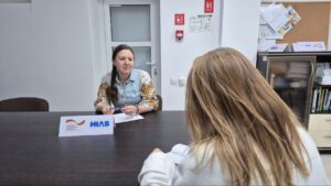 HIAS local partner CASMED provides mental health care to displaced Ukrainian women in Moldova, with the support of GFFO, in 2025. (CASMED)