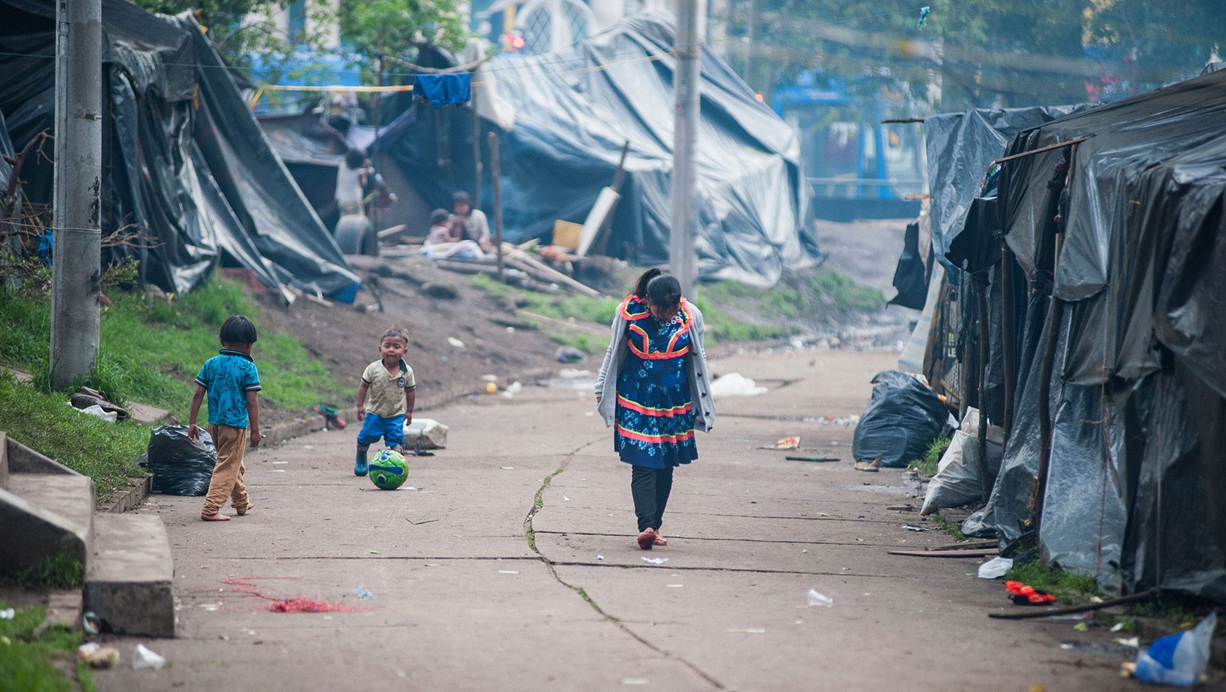 A medida que la gente se desplaza, debemos encontrarnos con ellos en su viaje